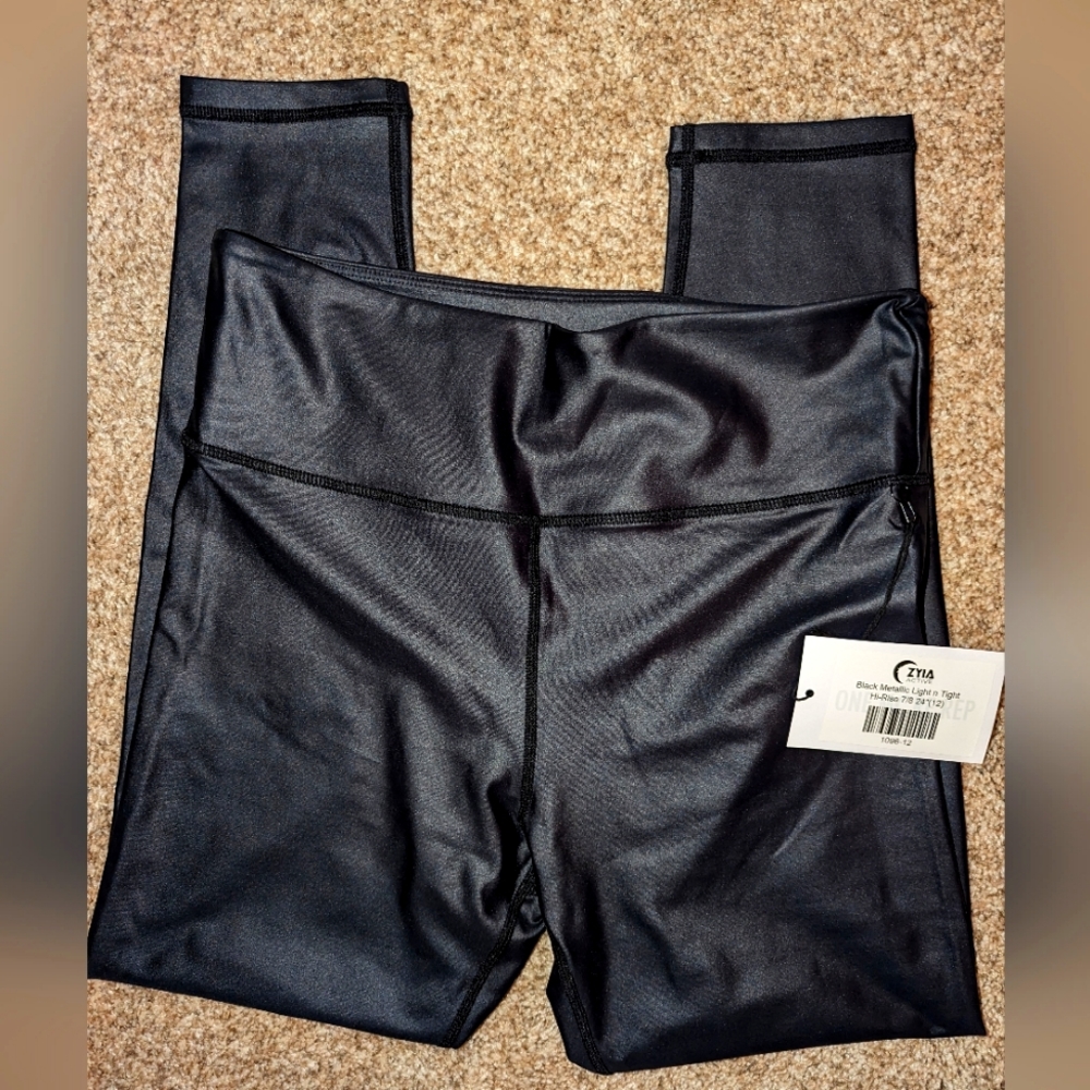 Zyia light and tight leggings